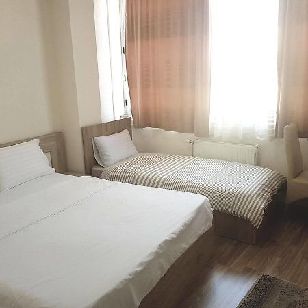 Bolero Hotel Ferizaj Esterno foto