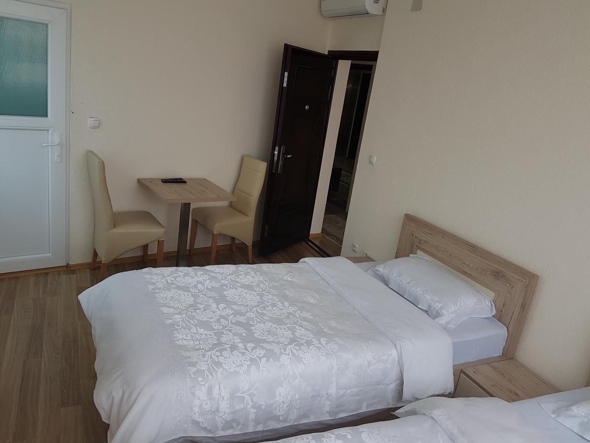 Bolero Hotel Ferizaj Esterno foto