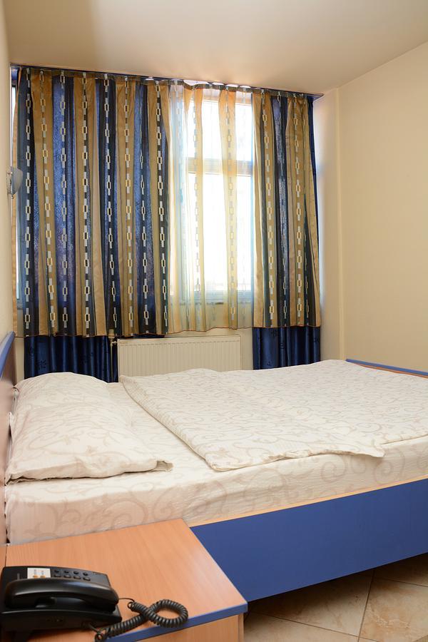 Bolero Hotel Ferizaj Esterno foto