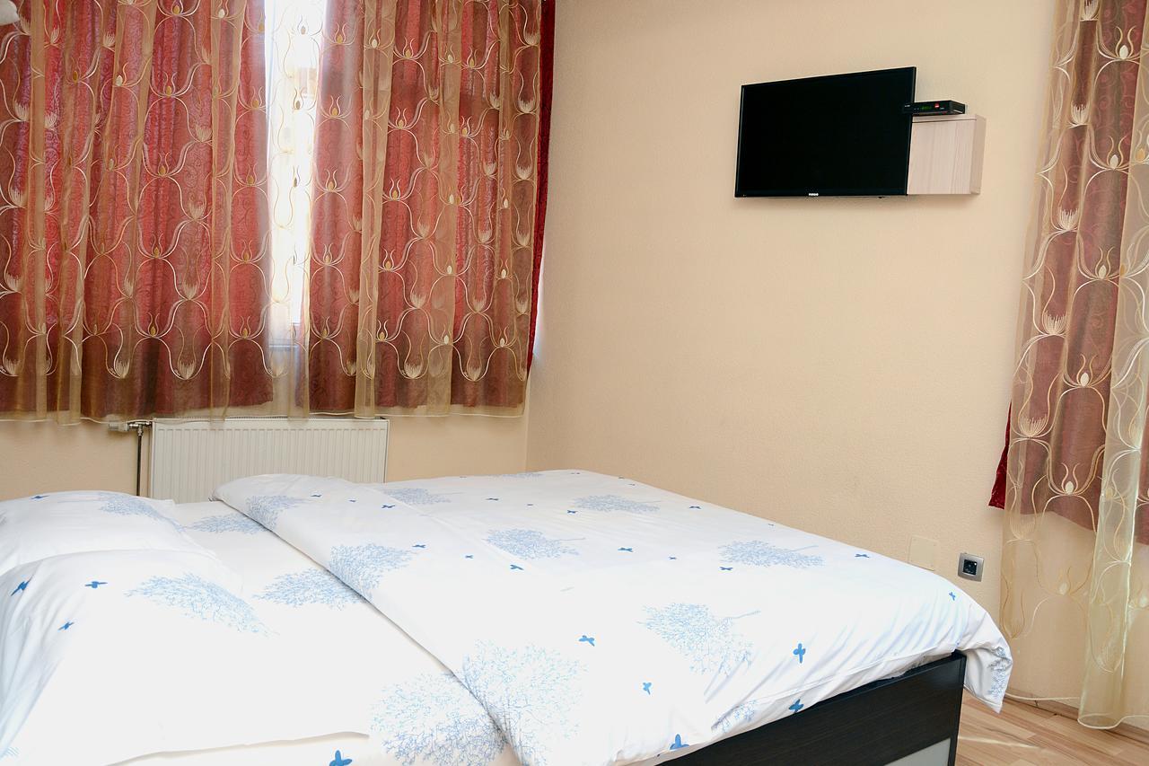 Bolero Hotel Ferizaj Esterno foto