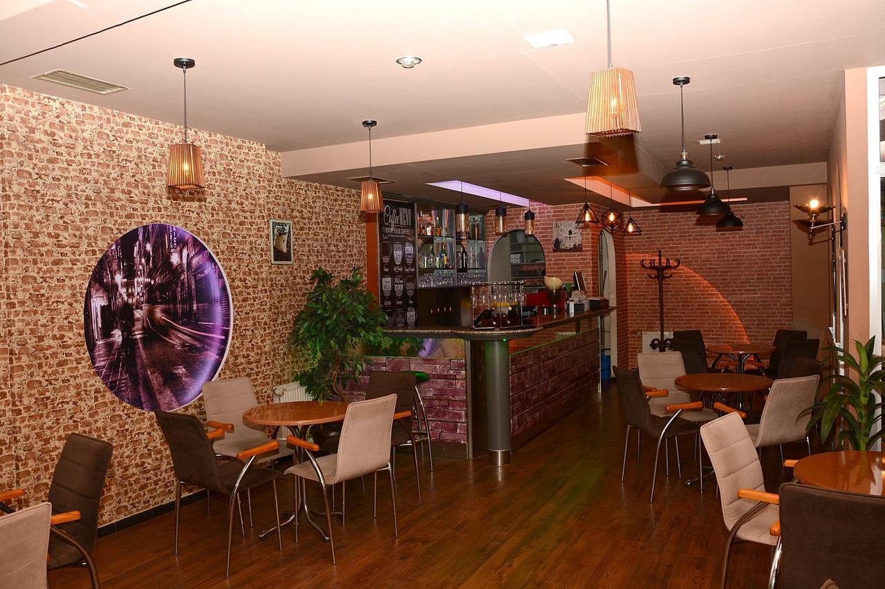 Bolero Hotel Ferizaj Esterno foto